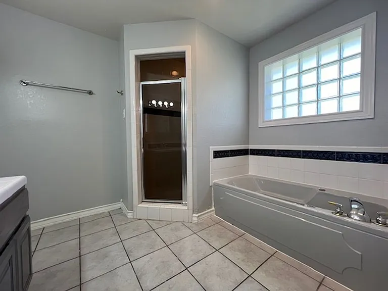8506 Crownwood Dr — Photo 18