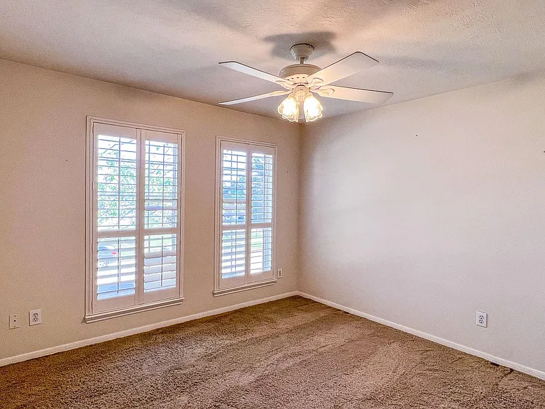 19911 Stonelodge Dr — Photo 23