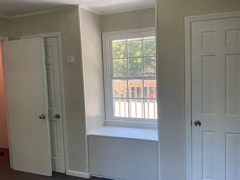 900 Henry St #B — Photo 6