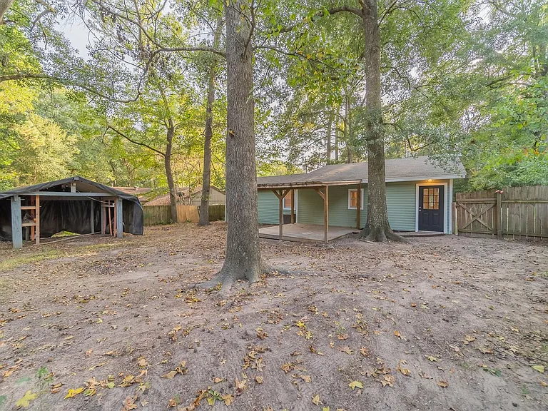 5739 Skylane Dr — Photo 4