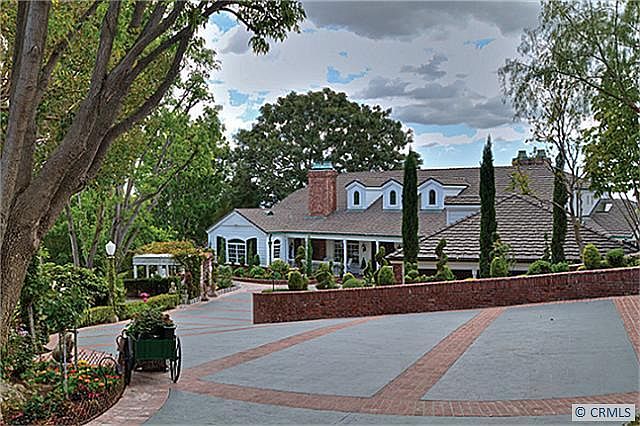 11566 Skyline Dr, Santa Ana, CA 92705 | Zillow