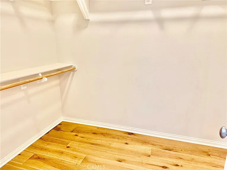 102 Chestnut Grv — Photo 18
