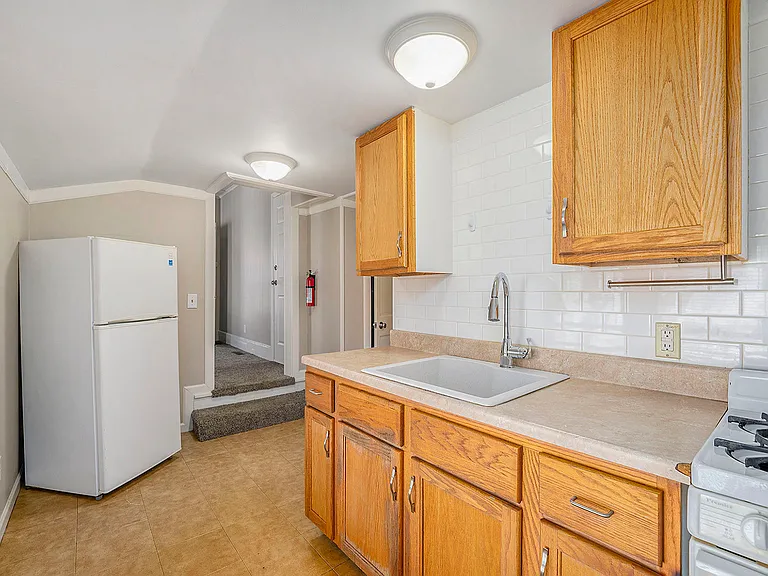 127 Elm St #3 — Photo 8