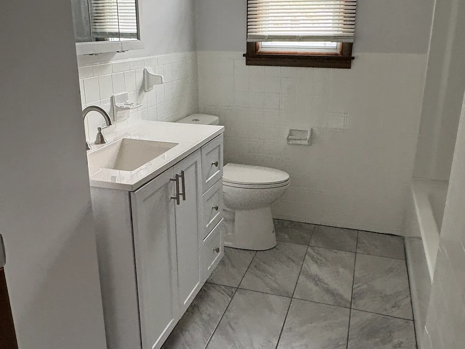 2 bed, 1.5 bath, 1200 sqft, $2,000 — Photo 3