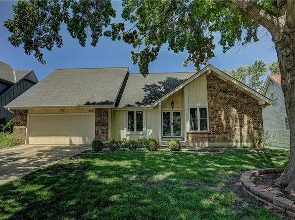 9760 W 101st Ter, Overland Park, KS 66212