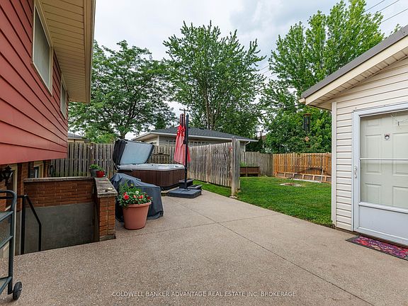 4th image of 74 Pinehurst Dr
