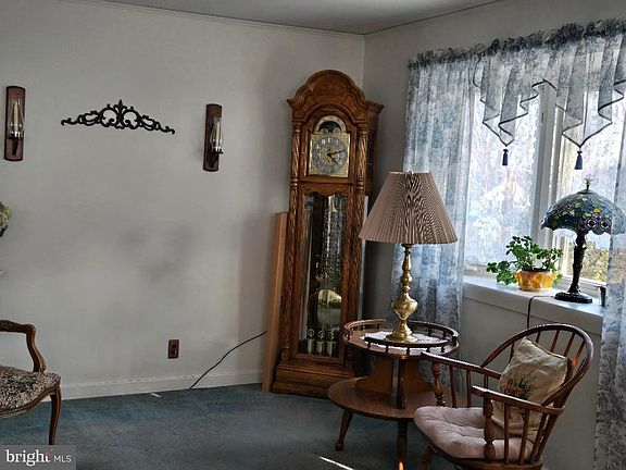 3rd image of 616 Beechwood Rd