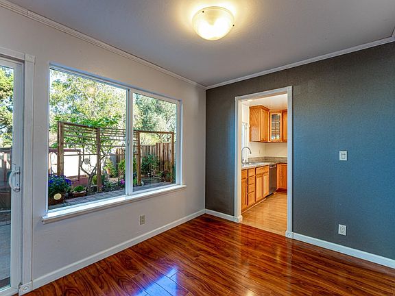 3rd image of 211 Elm Wood Ct