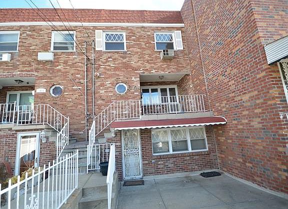 2nd image of 1024 Throgmorton Ave
