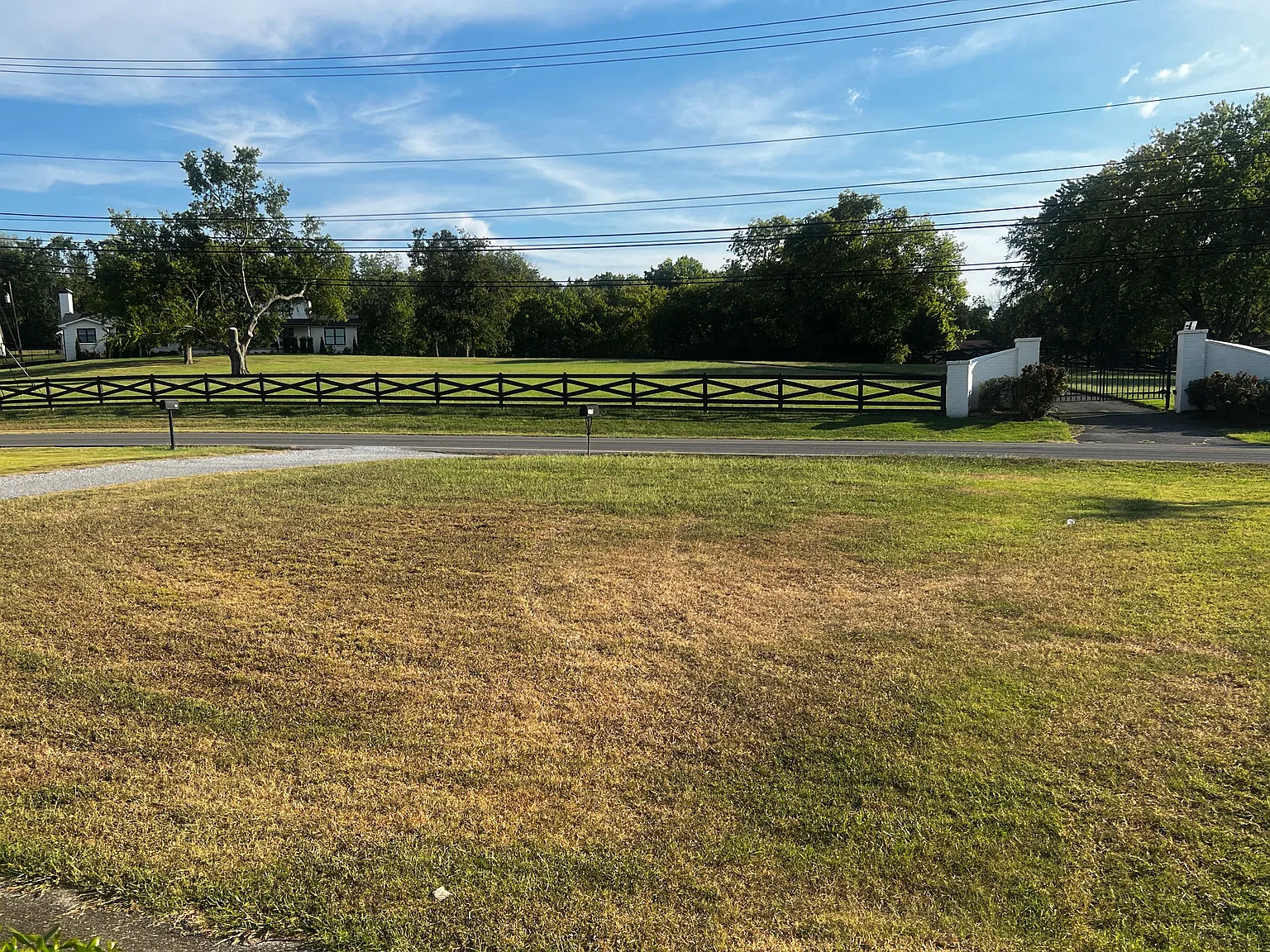 2 bed, 850 sqft, $1,450 — Photo 2
