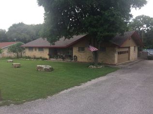 721 Greenlawn Pkwy, Blanco, TX 78606