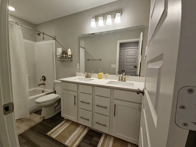 3131 Kent Dr — Photo 35