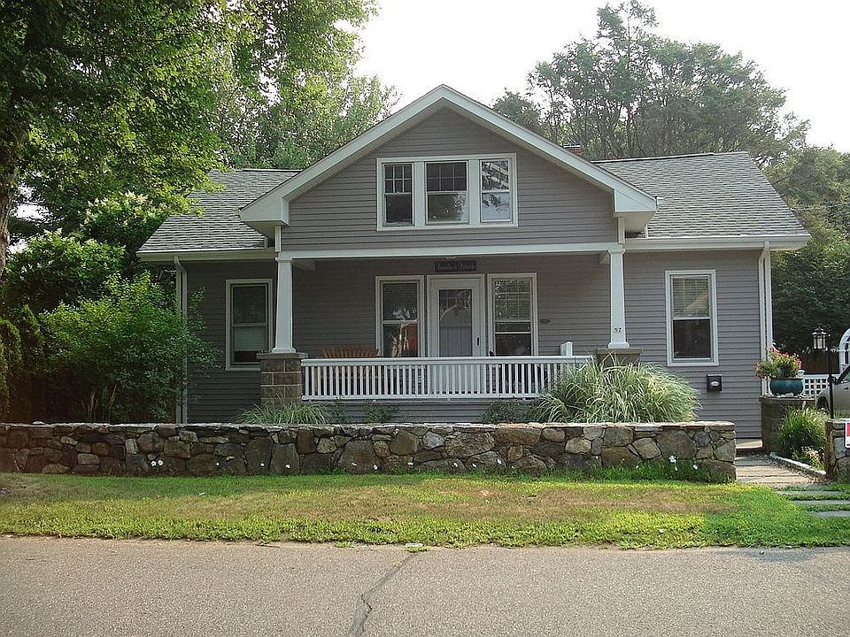 Perfect location - newly renovated!