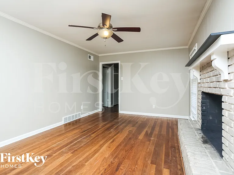 5482 Timmons Ave — Photo 3