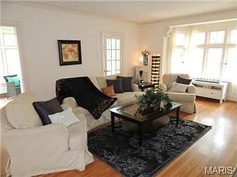 4th image of 7127 Northmoor Dr