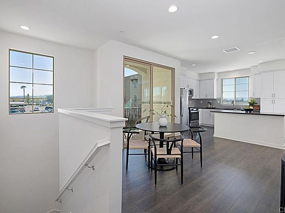 4th image of 313 Brookside Way