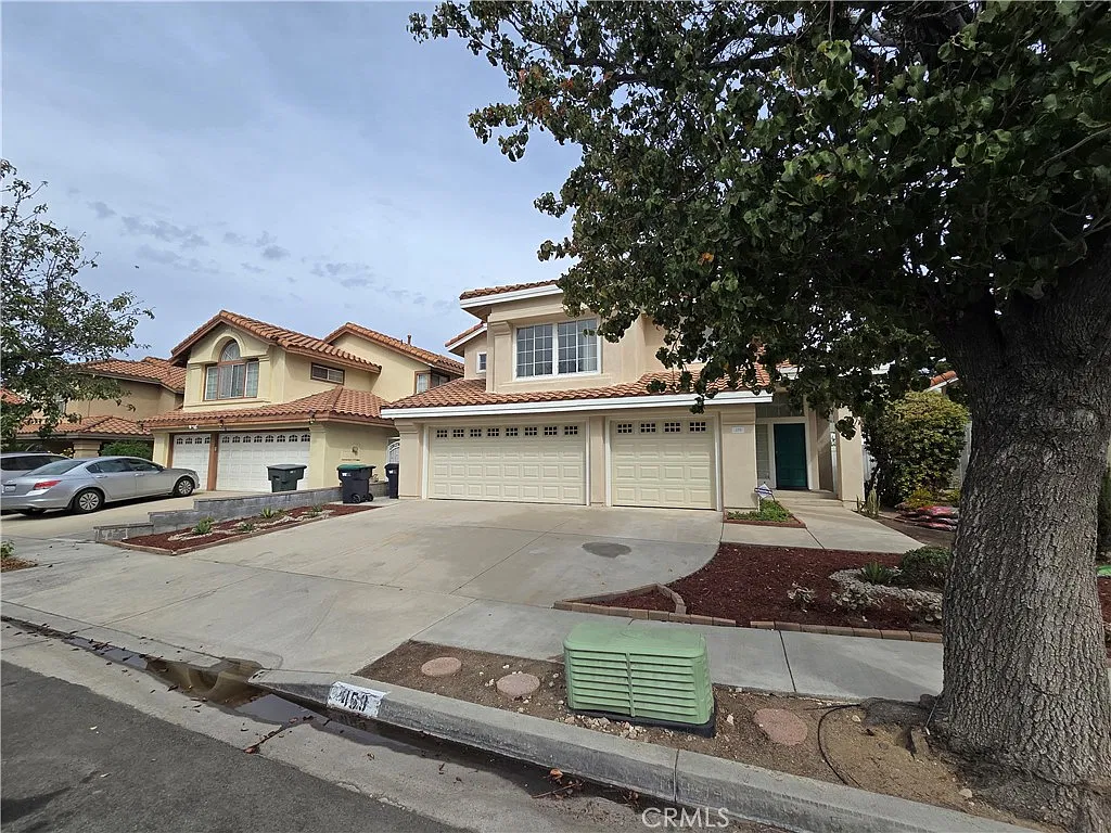 4 bed, 2.5 bath, 2187 sqft, $3,600 — Photo 1