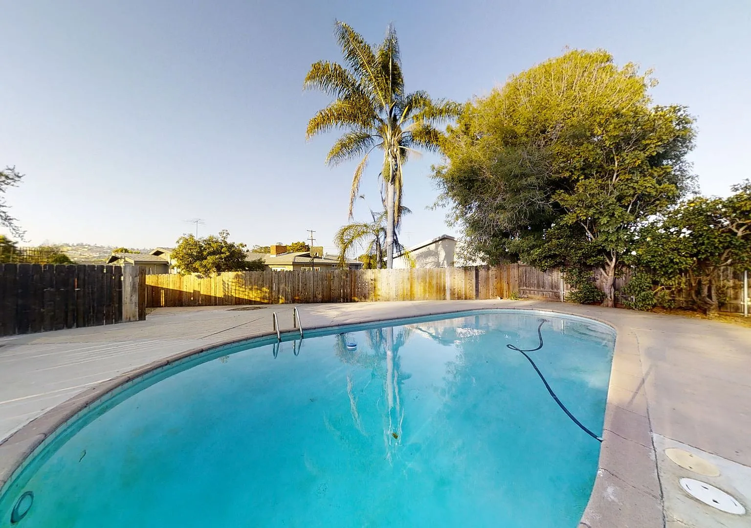 7BD/3BA, Great Backyard w/ POOL — Photo 4