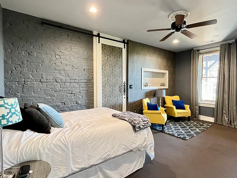 537 Milton St #1 — Photo 33