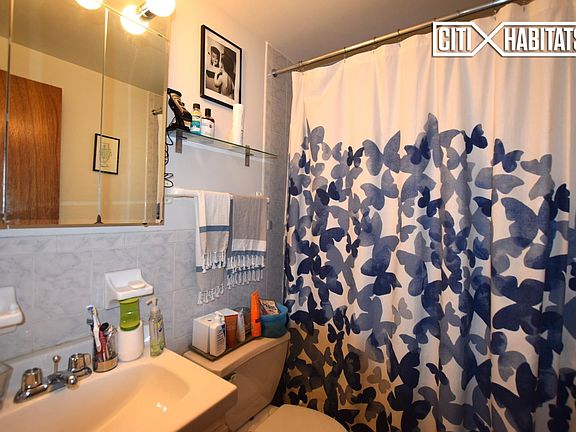 5th image of 128 W 75th St APT 4A