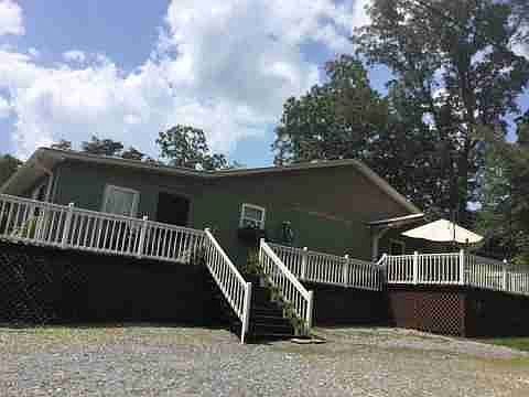 1st image of 1046 Susan Dr NE