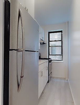 4th image of 200 Haven Ave APT 1D