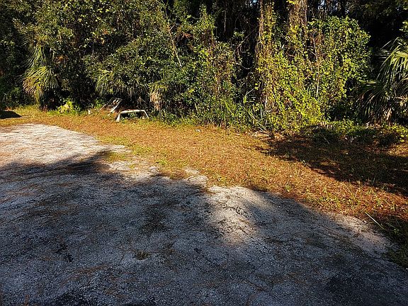 2nd image of 1090 N Fan Palm Point