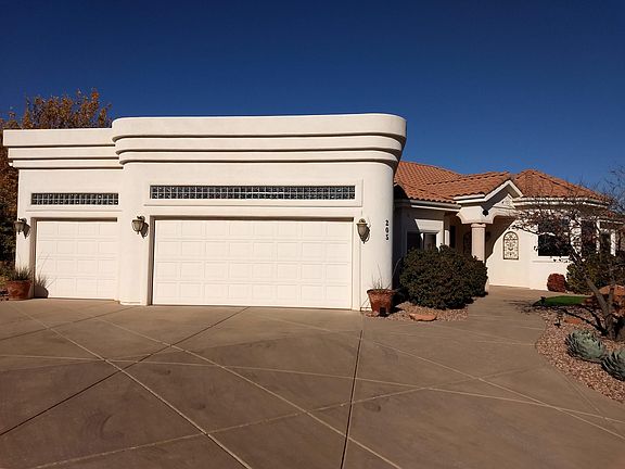 5th image of 205 N Lions Head Dr