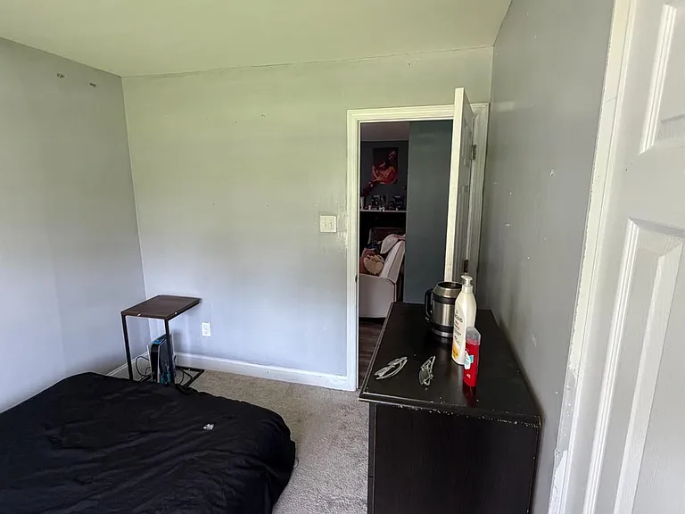 4 Patricia Ln — Photo 15