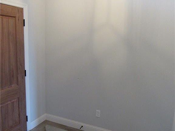5th image of 204 Harp Ave