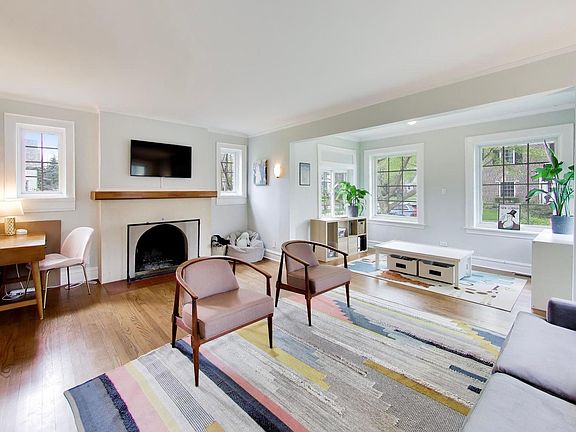 3rd image of 1636 Forest Ave