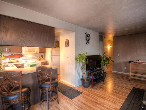 5th image of 3026 W Villard St