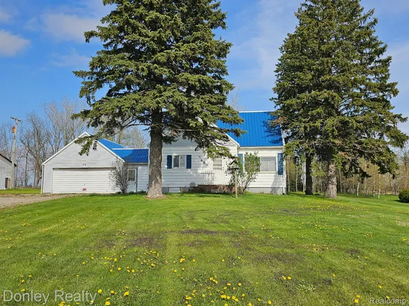 2465 S Van Dyke Rd, Marlette, MI 48453