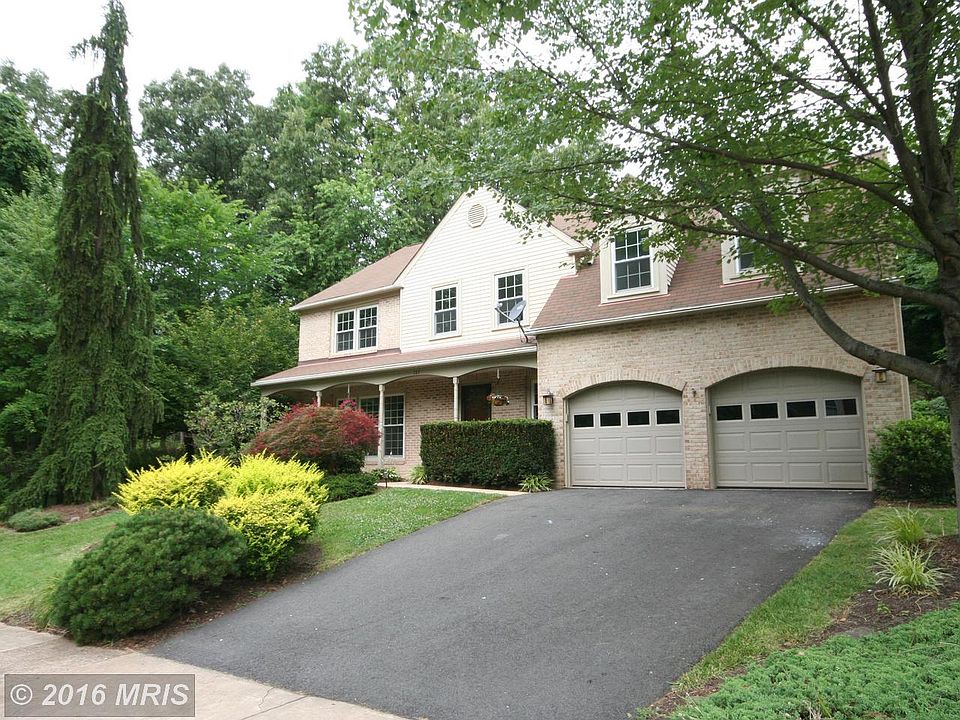 1st image of 127 Connemara Dr