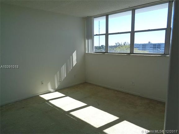 5th image of 700 NW 214th St APT 710