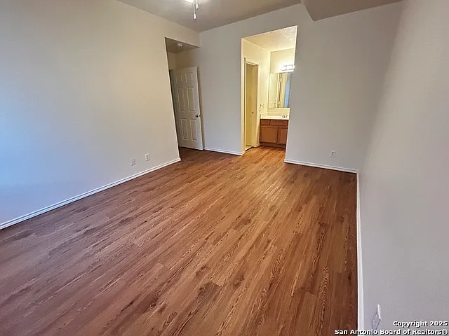 2 bed, 2.0 bath, 2048 sqft, $1,150 — Photo 4