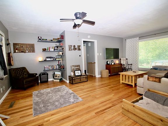 3rd image of 1335 Terrace Dr