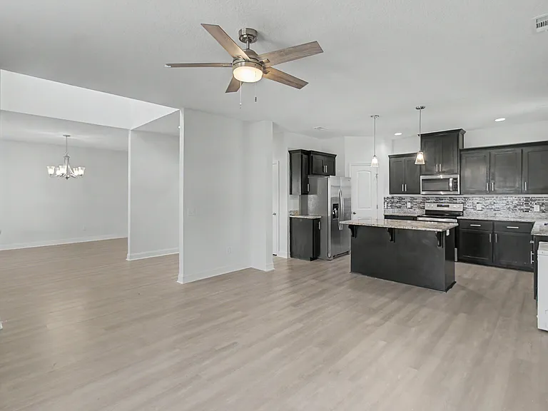 965 Meloney Dr — Photo 3