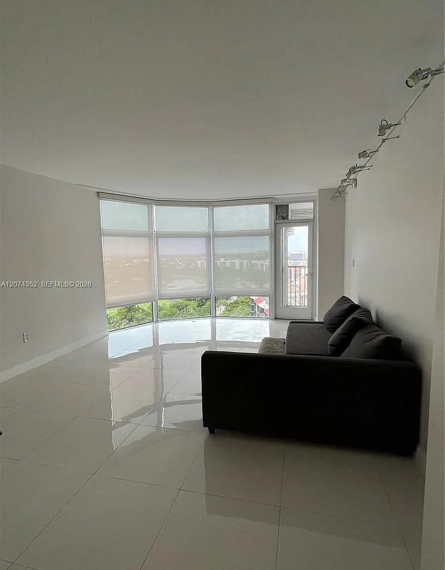 Bonavista Condo — Photo 2