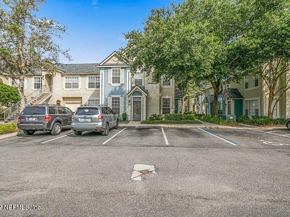 2nd image of 13703 RICHMOND PARK Drive N #2102