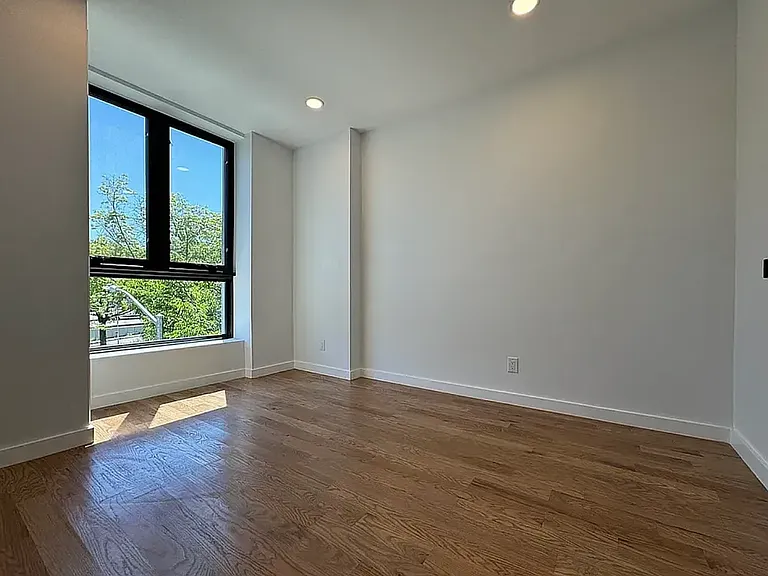 223 S 4th St #3B — Photo 7