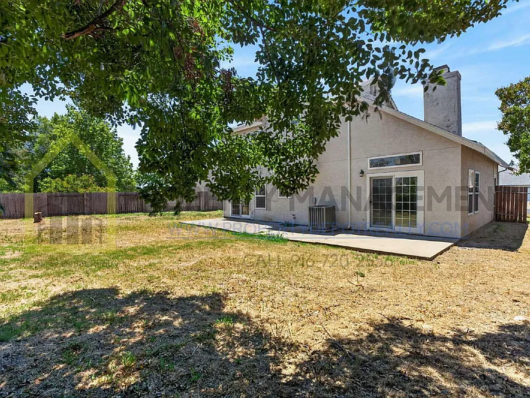 9013 Figtree Ct — Photo 44