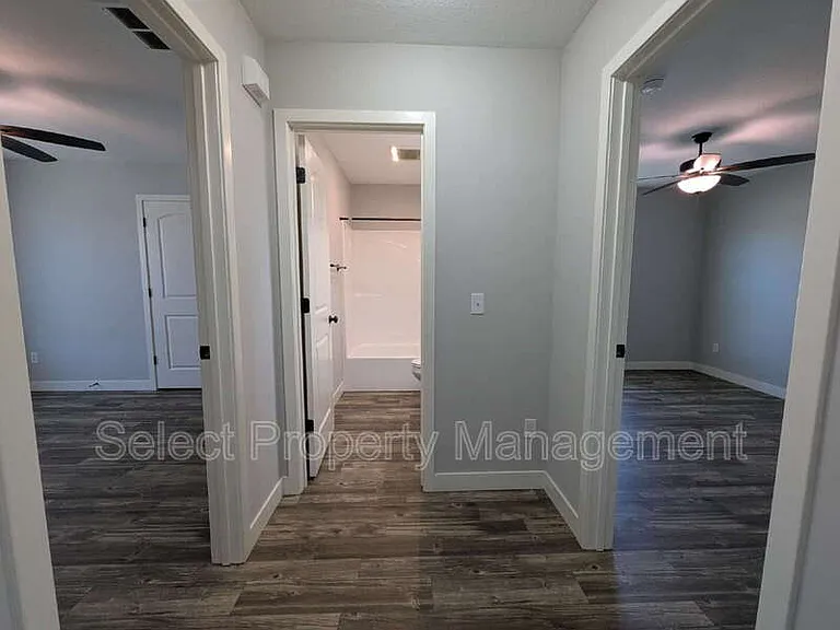 1408 Sacred Oak Ct — Photo 15