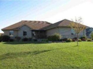 1608 Hunters Trl, Centerville, MN 55038