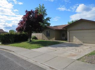 2827 Terr Mont Loop, White City, OR 97503