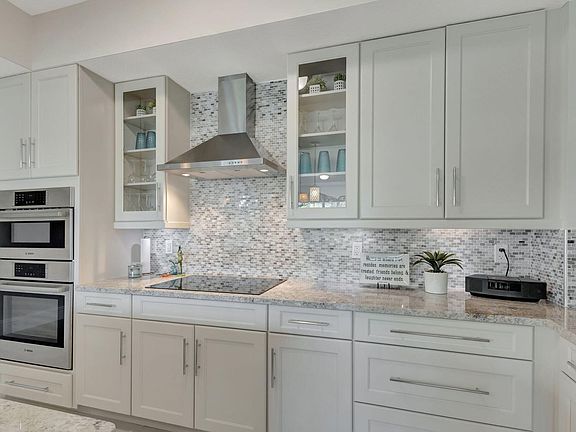 2nd image of 921 Bay Colony Drive S