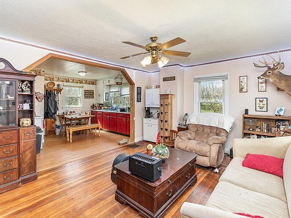 4th image of 506 E Main St