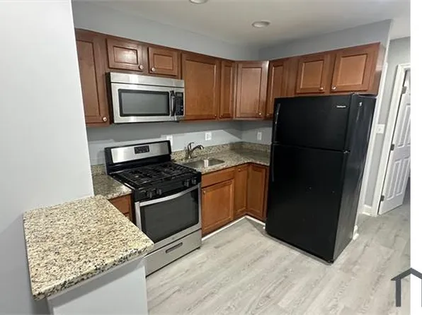 5105 F St SE, Washington, DC 20019