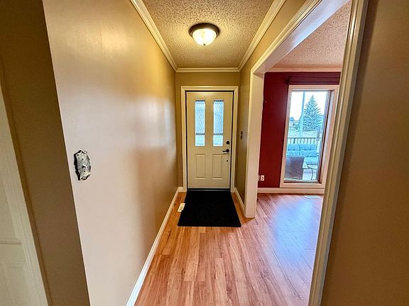 4th image of 711 N 10th Ave SE