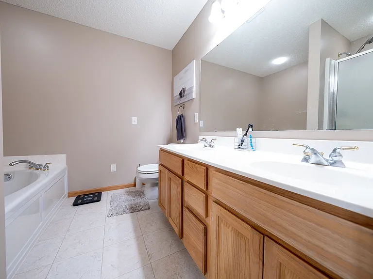710 Village Pkwy — Photo 17